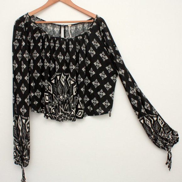 Free People Women's Printed Mid Length Boho LS Blouse Black Small Rayon - Picture 3 of 7
